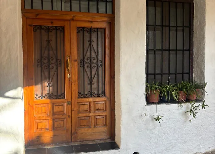 Casa M\'Guire